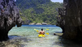 Photo of Pali Sea Cliff Kayak Discovery